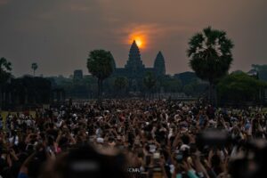 លេខទំនាក់ទំនងទាន់ហេតុការណ៍ (Emergency Hotline) ក្នុងករណីមានបញ្ហារឿងសេវាសាធារណៈរបស់អគ្គនាយកដ្ឋានអន្តោប្រវេសន៍