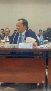 ឯកឧត្តមប្រធាន អ៊ុន ជឹម ប្រធានប្រតិភូនៃឧត្តមក្រុមប្រឹក្សាពិគ្រោះ និងផ្តល់យោបល់និងជាប្រធានគណបក្សឯកភាពជាតិខ្មែរ បានដឹកនាំសហការីប្រតិភូរបស់ខ្លួនអញ្ជើញចូលរួមប្រជុំនៅវិមានសន្តិភាពនៃទីស្តីការនាយករដ្ឋមន្រ្តី