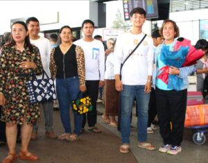 កម្រង​រូបភាព​ ថ្នាក់​ដឹកនាំ​ សមាជិក​សមាជិកា​គណបក្ស​កម្លាំង​ជាតិ​ មក​ទទួល​លោក​ស្រី​ ព្រំ​ ចន្ថា​ តំណាង​ស្រ្តី​កម្លាំង​ជាតិ​ ត្រឡប់​មក​ពី​បំពេញ​ទស្សនកិច្ច​នៅ​សហរដ្ឋអាមេរិក​ ។