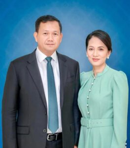 លោកស្រី សឿន សំណាង ពលការិនីធ្វើការនៅប្រទេសថៃ បានជួបគ្រោះថ្នាក់ បាក់កែងជើង ដោយសារឧបទ្ទវហេតុរញ្ជួយដីក្នុងប្រទេសថៃ កាលពីថ្ងៃទី២៨ ខែមីនា ឆ្នាំ២០២៥។ គាត់បានត្រឡប់មកស្រុកកំណើតខេត្តកំពង់ធំនៅភូមិវាលថ្នល់ ឃុំសាគ្រាម ស្រុកប្រាសាទបល្ល័ង្ក រួចត្រូវបានបញ្ជូនបន្តមកព្យាបាលភ្លាមៗ នៅមន្ទីរពេទ្យមិត្តភាពកម្ពុជា-ចិន ព្រះកុសុមៈ។