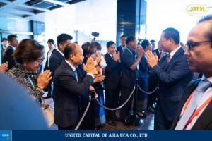 សូមអរគុណបងប្អូនប្រជាពលរដ្ឋខ្មែរដែលកំពុងរស់នៅ ធ្វើការ និងសិក្សានៅប្រទេសជប៉ុន ដែលបានមករង់ចាំ និងទទួលស្វាគមន៍យ៉ាងកក់ក្តៅ និងស្និទ្ធស្នាលបំផុត ក្នុងឱកាស គណៈប្រតិភូរាជរដ្ឋាភិបាលកម្ពុជា មកបំពេញទស្សនកិច្ចការងារផ្លូវការ រយៈពេល៤ថ្ងៃ ទីក្រុងតូក្យូ ប្រទេសជប៉ុន ។  ទីក្រុងតូក្យូ ប្រទេសជប៉ុន ព្រឹកថ្ងៃពុធ ទី២៨ ឧសភា ២០២៥