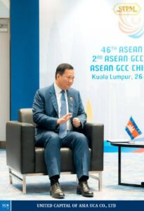 សម្តេចមហាបវរធិបតី ហ៊ុន ម៉ាណែត នាយករដ្ឋមន្ត្រីនៃព្រះរាជាណាចក្រកម្ពុជា អញ្ជើញជួបជាមួយ ឯកឧត្តម ហ្វឺឌីណាន់ ម៉ាកូស ជេអ (Ferdinand R. Marcos Jr.) ប្រធានាធិបតី នៃសាធារណរដ្ឋហ្វីលីពីន ក្នុងជំនួបសម្តែងការគួរសម និងពិភាក្សាការងារ ។