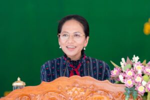 លោកជំទាវ បណ្ឌិត ពេជ ចន្ទមុន្នី ហ៊ុនម៉ាណែត អញ្ជើញជួបសំណេះសំណាល ផ្ដល់ប័ណ្ណមូលនិធិសមធម៌សុខាភិបាល និងចែកអំណោយជូនប្រជាពលរដ្ឋដែលរស់នៅសង្កាត់ស្ទឹងមានជ័យទី២ ខណ្ឌមានជ័យ រាជធានីភ្នំពេញ