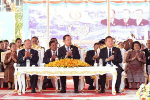 សម្តេចអគ្គមហាសេនាបតីតេជោ ហ៊ុន សែន ប្រធានគណបក្សប្រជាជនកម្ពុជា និងជាប្រធានព្រឹទ្ធសភានៃព្រះរាជាណាចក្រកម្ពុជា