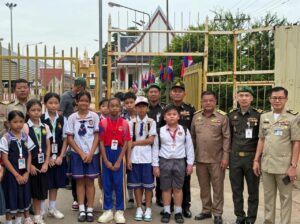 ច្រកអន្តរជាតិប៉ោយប៉ែត នាព្រឹកថ្ងៃទី១១ ខែមិថុនា ឆ្នាំ២០២៥ វេលាម៉ោង ៦:០០នាទីសិស្សានុសិស្សទាំងសងខាងចេញចូលទៅមកសាលារៀនដោយរលូន។