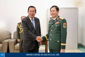 សម្ដេចអគ្គមហាសេនាបតីតេជោ ហ៊ុន សែន ប្រធានព្រឹទ្ធសភានៃព្រះរាជាណាចក្រកម្ពុជា អនុញ្ញាតឱ្យ នាយឧត្ដមសេនីយ៍ ហ្វៀន តិន គឿង(Nguyen Tan Cuong) អនុរដ្ឋមន្ត្រីក្រសួងការពារប្រទេសវៀតណាមអគ្គសេនាធិការកងទ័ពប្រជាជនវៀតណាម ចូលជួបសម្ដែងការគួរសម នៅវិមាន៧មករា រាជធានីភ្នំពេញ។