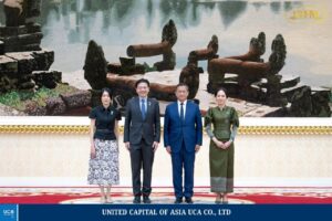 រួមជាមួយនឹងភរិយា ចូលរួមពិធីបដិសណ្ឋារកិច្ចផ្លូវការ ទទួលស្វាគមន៍ ឯកឧត្តម ឡរ៉េន វ៉ុង (Lawrence Wong) នាយករដ្ឋមន្រ្តីសិង្ហបុរី នៅវិមានសន្តិភាព។  រាជធានីភ្នំពេញ ព្រឹកថ្ងៃពុធ ទី២ កក្កដា ២០២៥